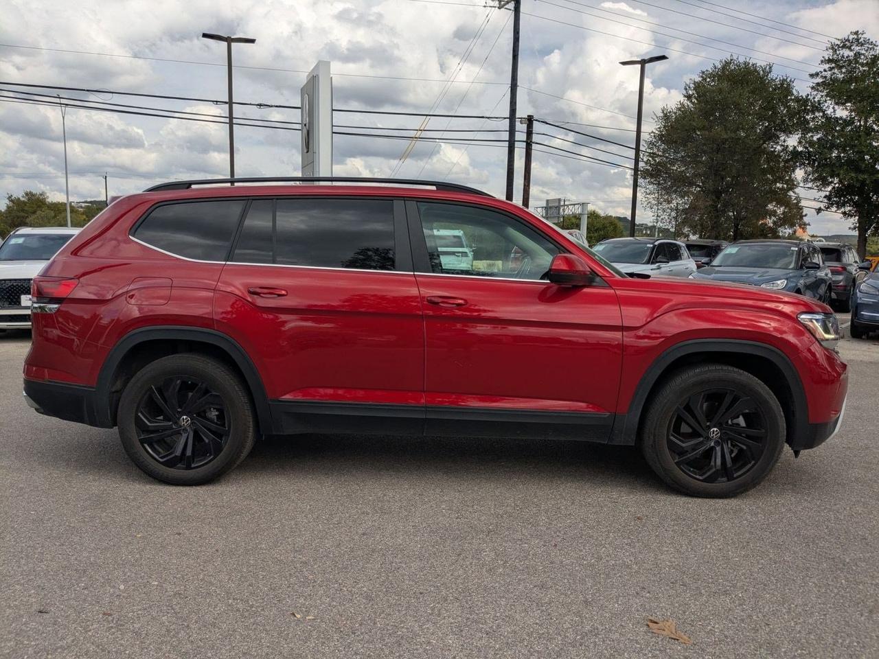 2022 Volkswagen Atlas 3.6L V6 SE w/Technology