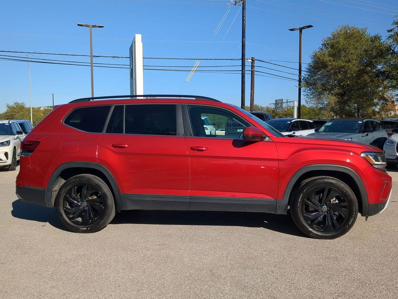 2022 Volkswagen Atlas 3.6L V6 SE w/Technology