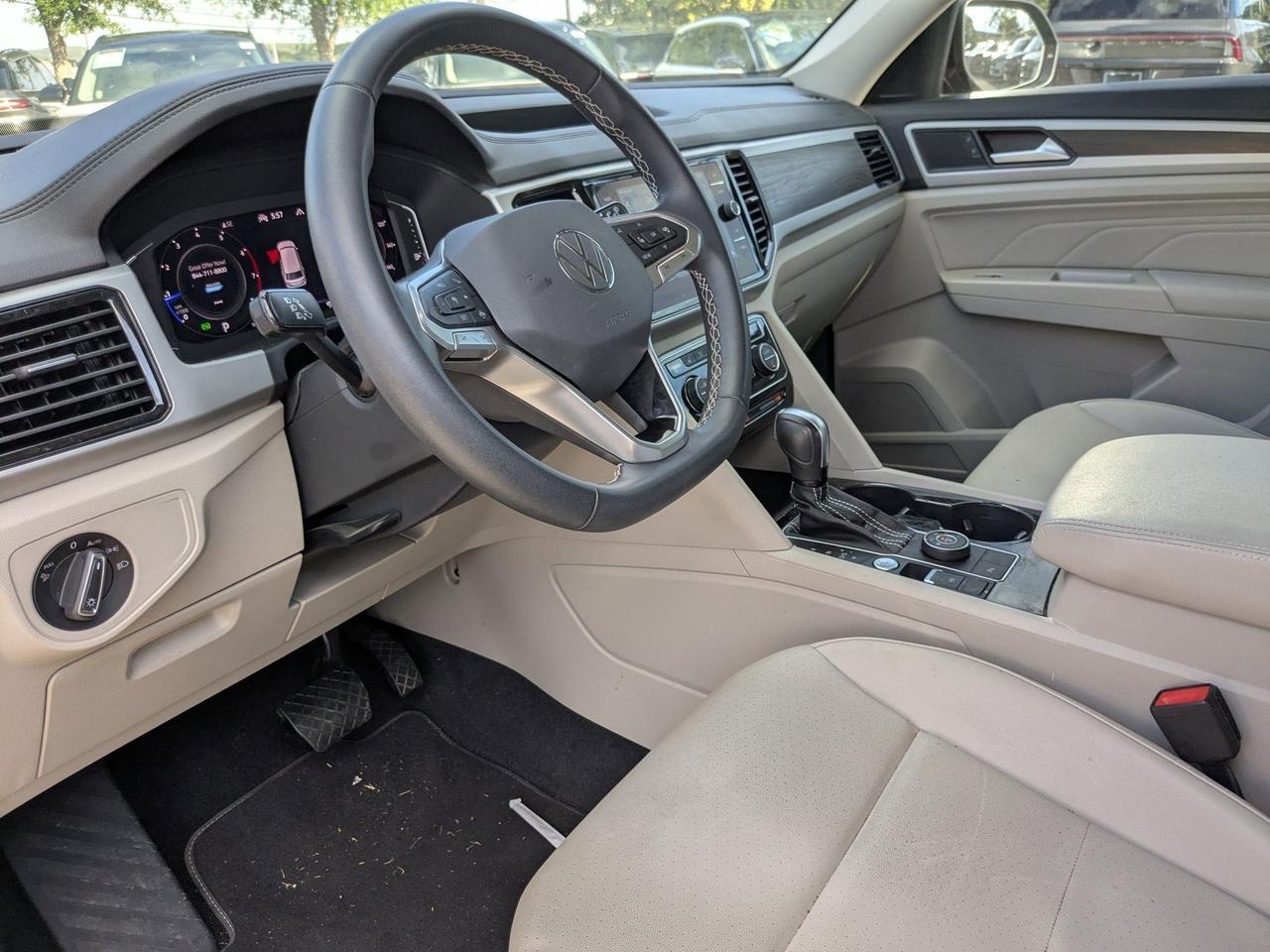 2022 Volkswagen Atlas 3.6L V6 SE w/Technology