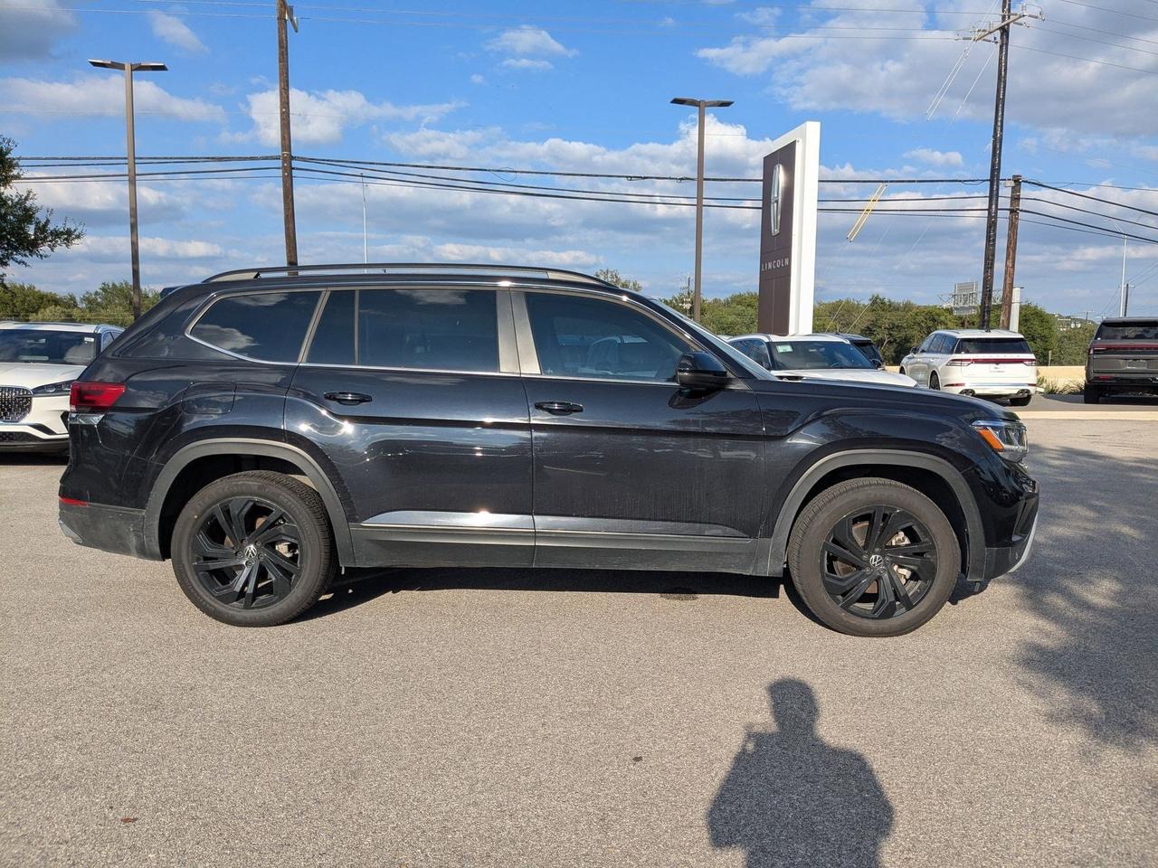 2022 Volkswagen Atlas 3.6L V6 SE w/Technology