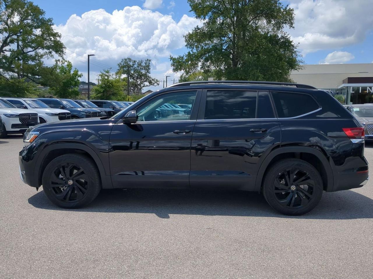 2022 Volkswagen Atlas 3.6L V6 SE w/Technology