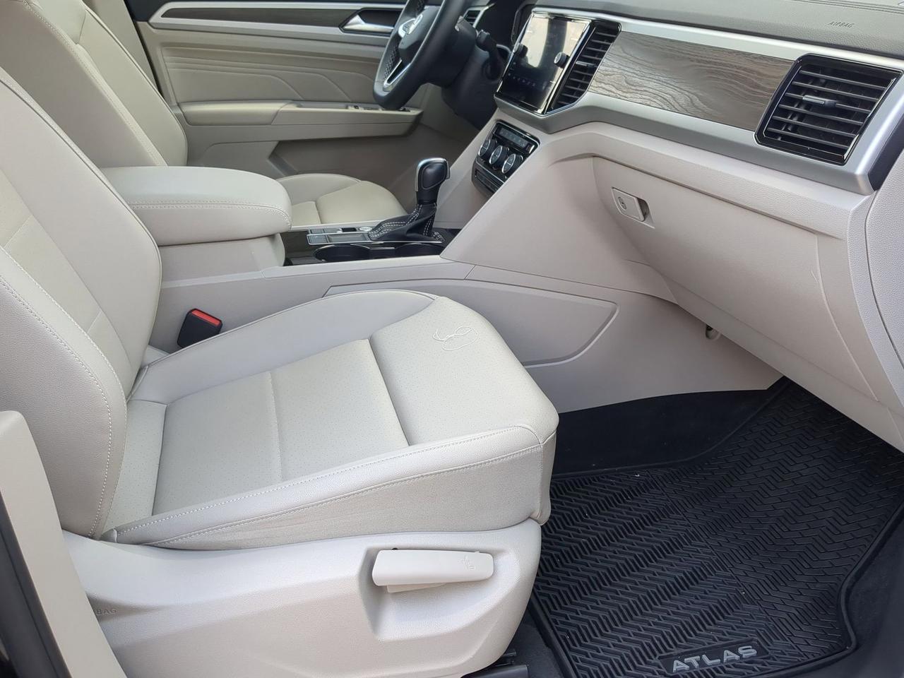 2022 Volkswagen Atlas 3.6L V6 SE w/Technology