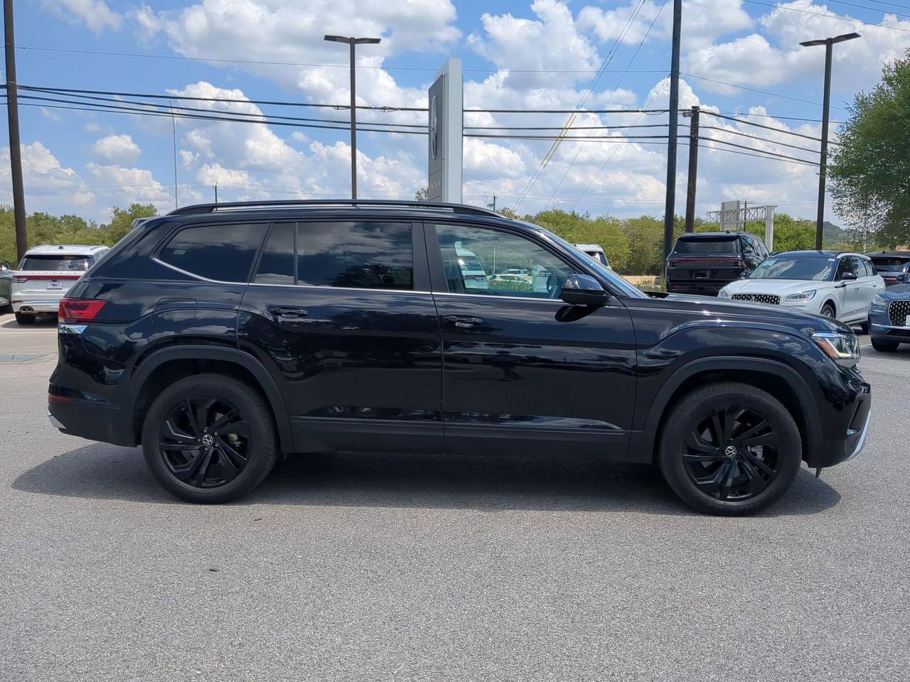 2022 Volkswagen Atlas 3.6L V6 SE w/Technology