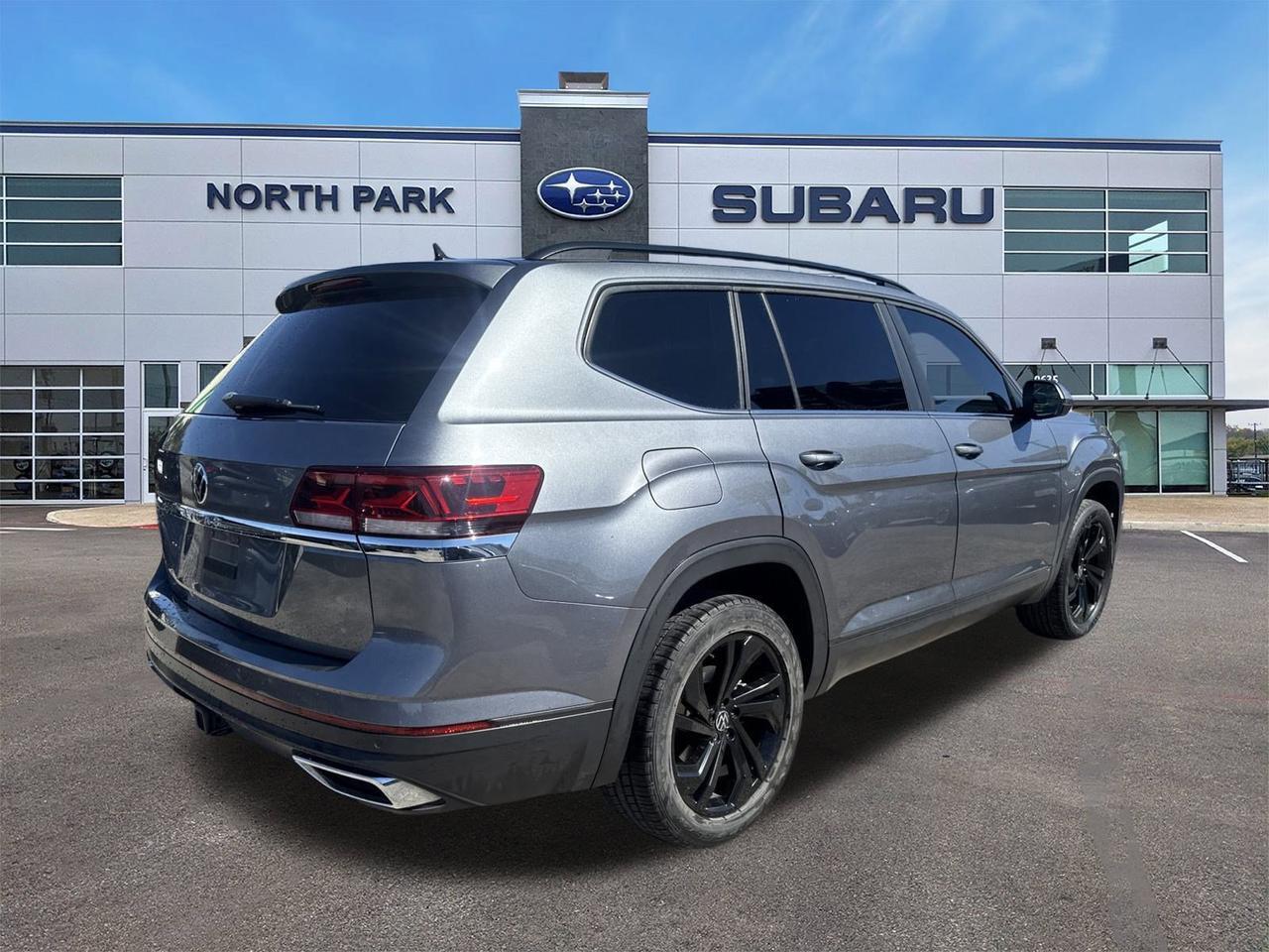 2022 Volkswagen Atlas 3.6L V6 SE w/Technology