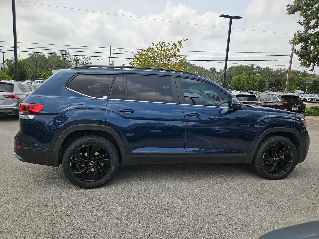 2022 Volkswagen Atlas 3.6L V6 SE w/Technology
