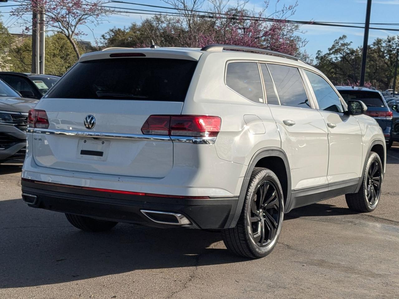 2022 Volkswagen Atlas 3.6L V6 SE w/Technology