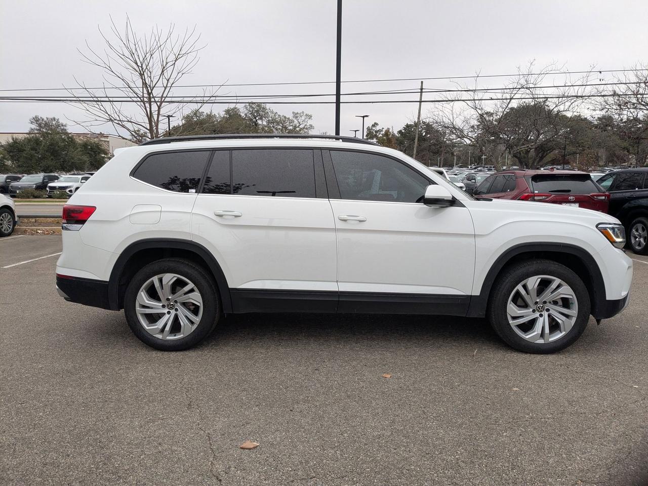 2022 Volkswagen Atlas 3.6L V6 SE w/Technology