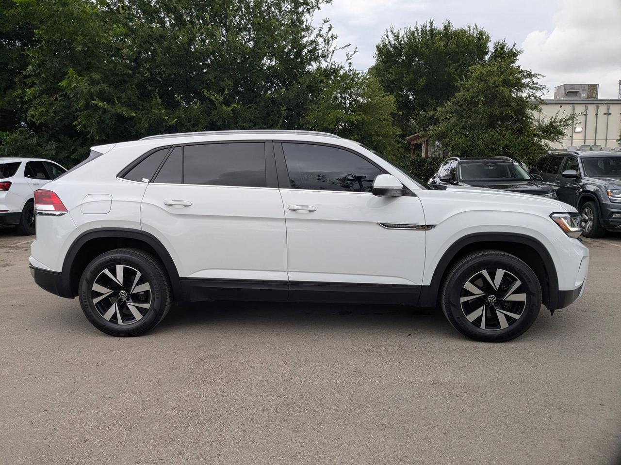 2022 Volkswagen Atlas Cross Sport 2.0T SE