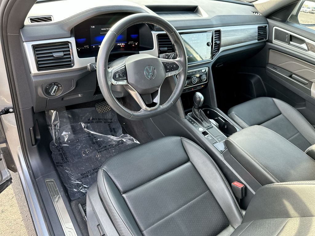 2022 Volkswagen Atlas Cross Sport 2.0T SE w/Technology