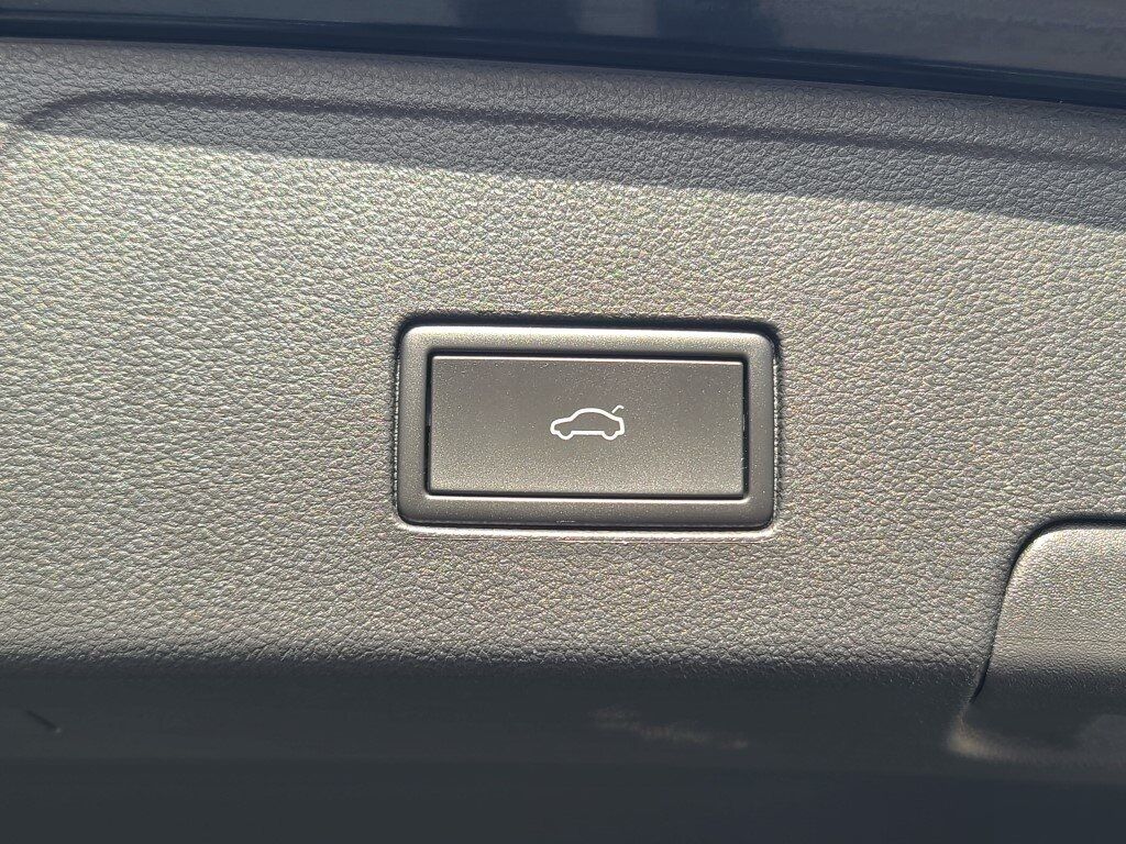 2022 Volkswagen Atlas Cross Sport 2.0T SE w/Technology Springfield VA