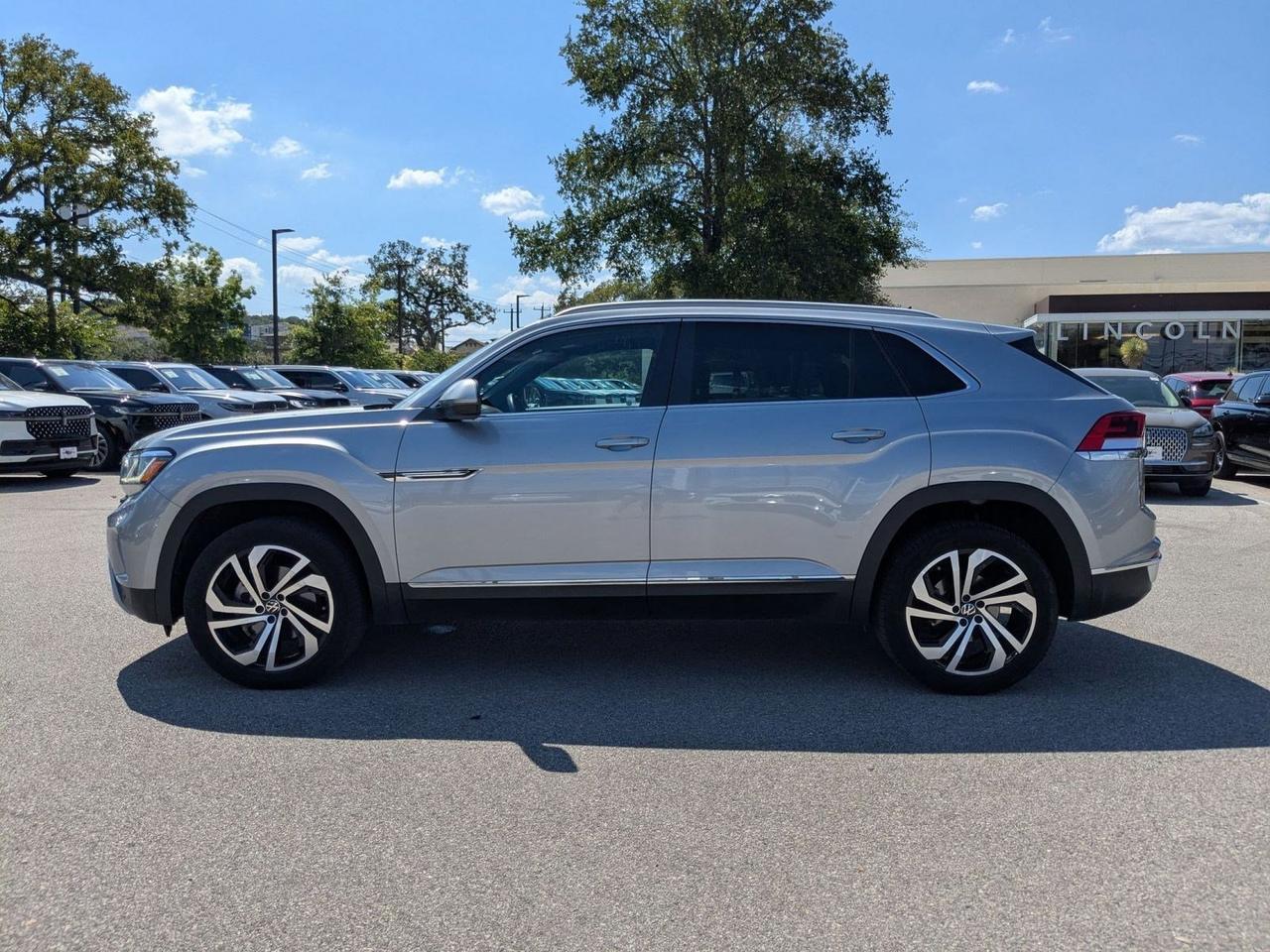 2022 Volkswagen Atlas Cross Sport 2.0T SEL