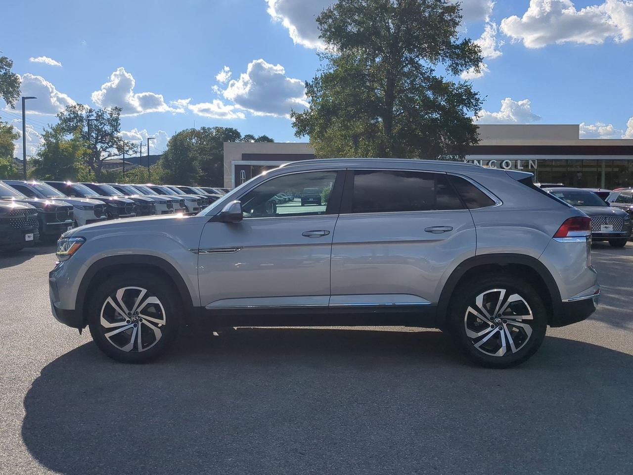 2022 Volkswagen Atlas Cross Sport 2.0T SEL