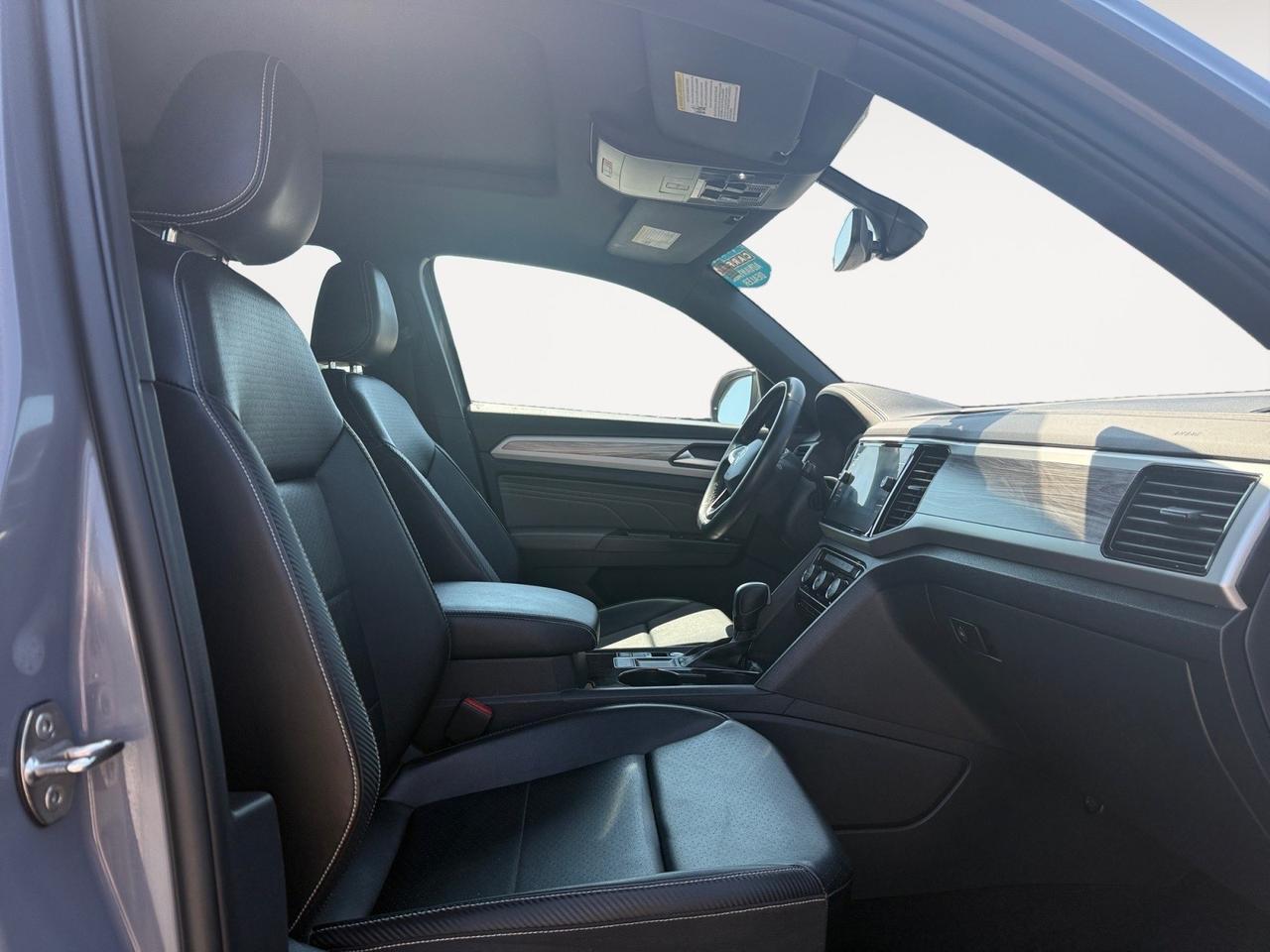 2022 Volkswagen Atlas Cross Sport 3.6L V6 SE w/Technology, HEATED SEATS, APPLE CARPLAY/ANDROID AUTO, POWER/HEATED MIRRORS, POWER LIFTGATE, TOW PACKAGE, REMOTE KEYLESS ENTRY, ONLY 1 OWNER, CLEAN CARFAX, THIS IS A SUPER CLEAN SUV, MAKE IT YOURS TODAY! Norfolk VA