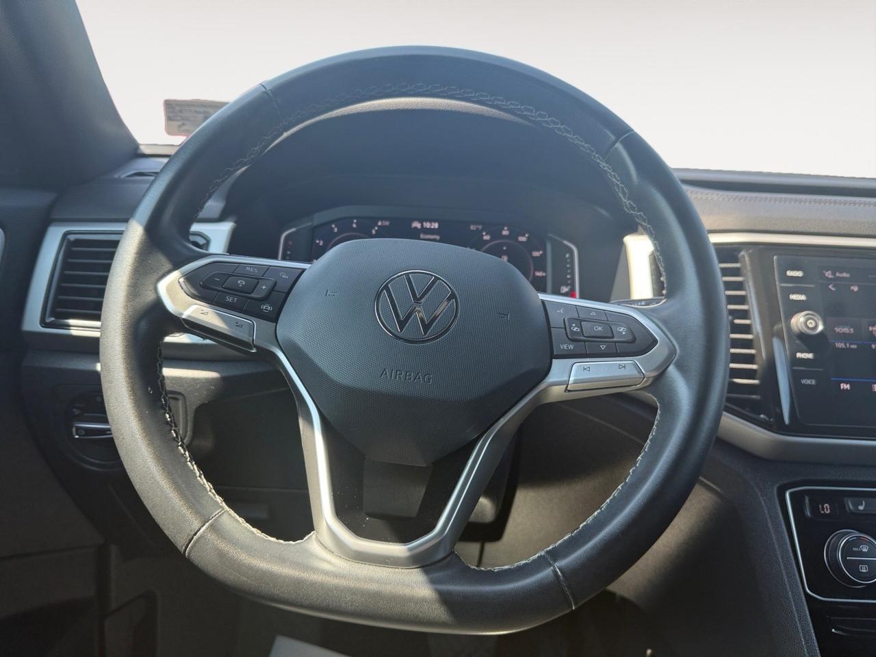 2022 Volkswagen Atlas Cross Sport 3.6L V6 SE w/Technology, HEATED SEATS, APPLE CARPLAY/ANDROID AUTO, POWER/HEATED MIRRORS, POWER LIFTGATE, TOW PACKAGE, REMOTE KEYLESS ENTRY, ONLY 1 OWNER, CLEAN CARFAX, THIS IS A SUPER CLEAN SUV, MAKE IT YOURS TODAY! Norfolk VA