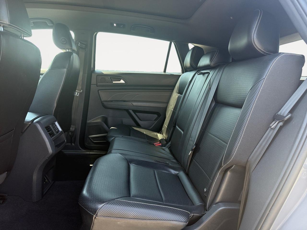 2022 Volkswagen Atlas Cross Sport 3.6L V6 SE w/Technology, HEATED SEATS, APPLE CARPLAY/ANDROID AUTO, POWER/HEATED MIRRORS, POWER LIFTGATE, TOW PACKAGE, REMOTE KEYLESS ENTRY, ONLY 1 OWNER, CLEAN CARFAX, THIS IS A SUPER CLEAN SUV, MAKE IT YOURS TODAY! Norfolk VA