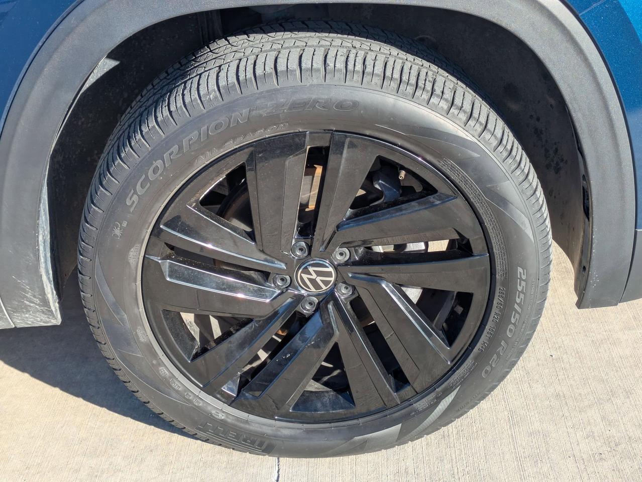 2022 Volkswagen Atlas Cross Sport 3.6L V6 SE w/Technology Castroville TX