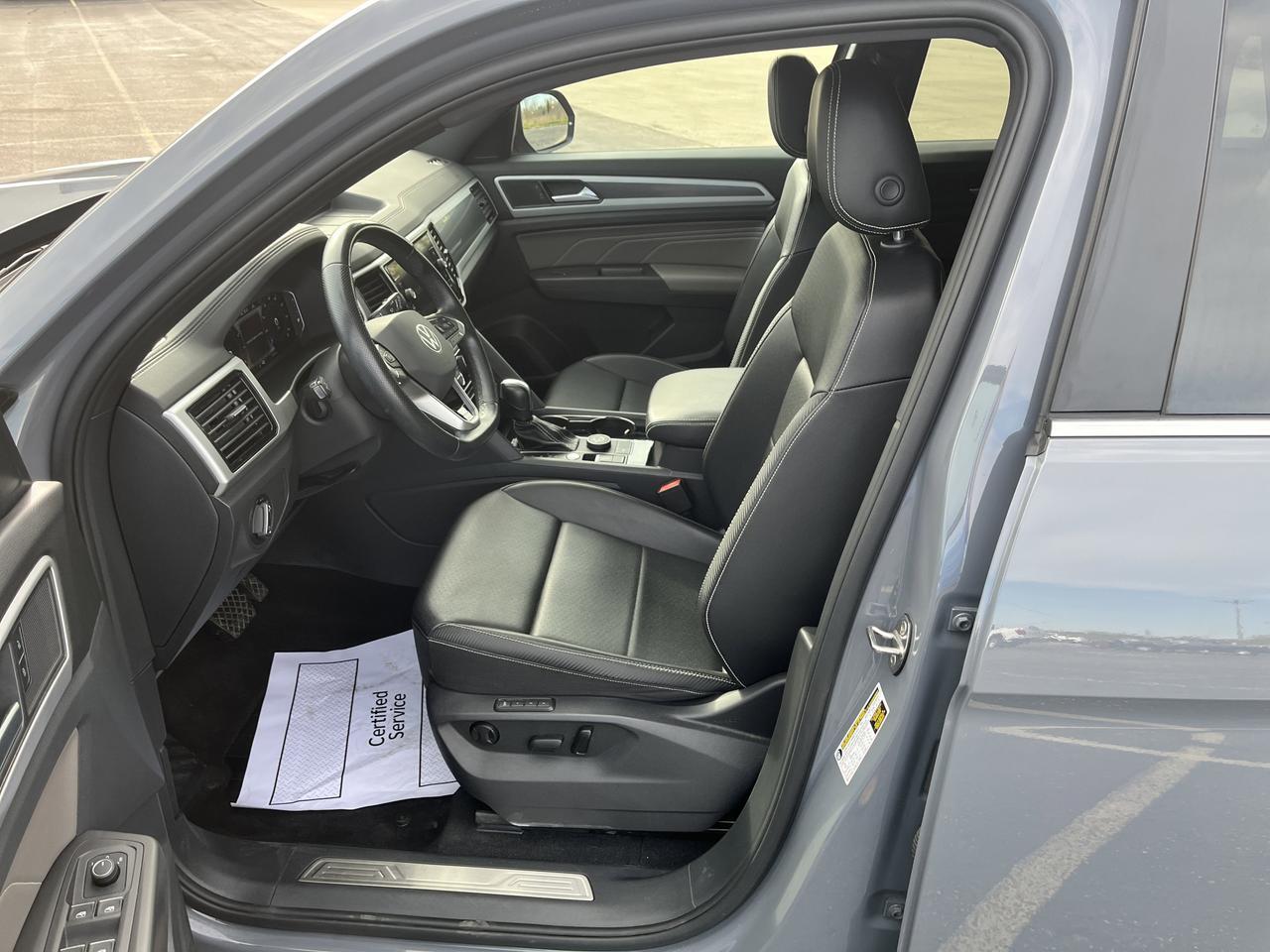 2022 Volkswagen Atlas Cross Sport 3.6L V6 SEL R-Line 4MOTION w/Sunroof Nav Saukville WI