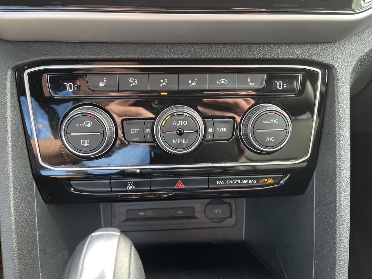 2022 Volkswagen Atlas Cross Sport 3.6L V6 SEL R-Line 4MOTION w/Sunroof Nav Saukville WI