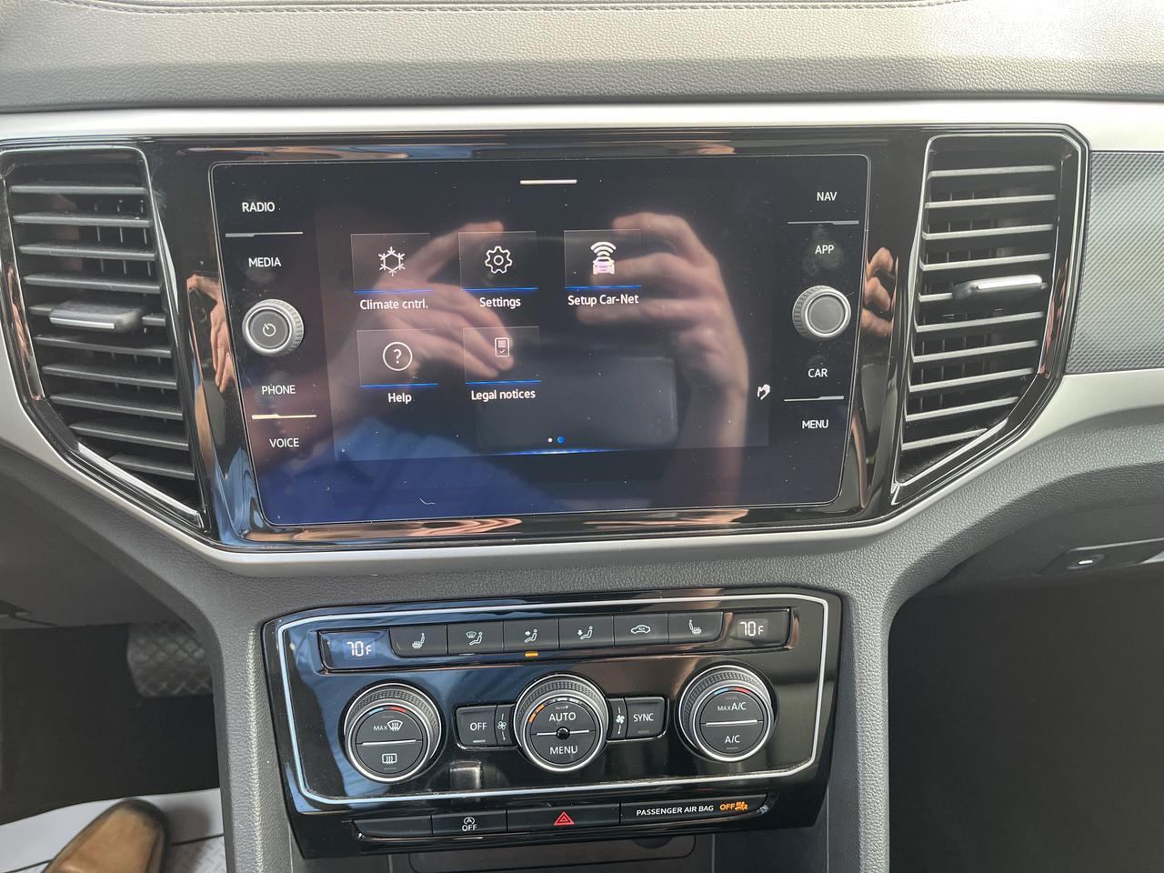 2022 Volkswagen Atlas Cross Sport 3.6L V6 SEL R-Line 4MOTION w/Sunroof Nav Saukville WI