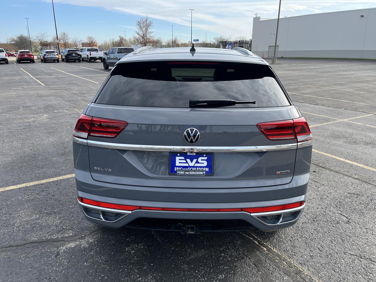 2022 Volkswagen Atlas Cross Sport 3.6L V6 SEL R-Line 4MOTION w/Sunroof Nav Saukville WI