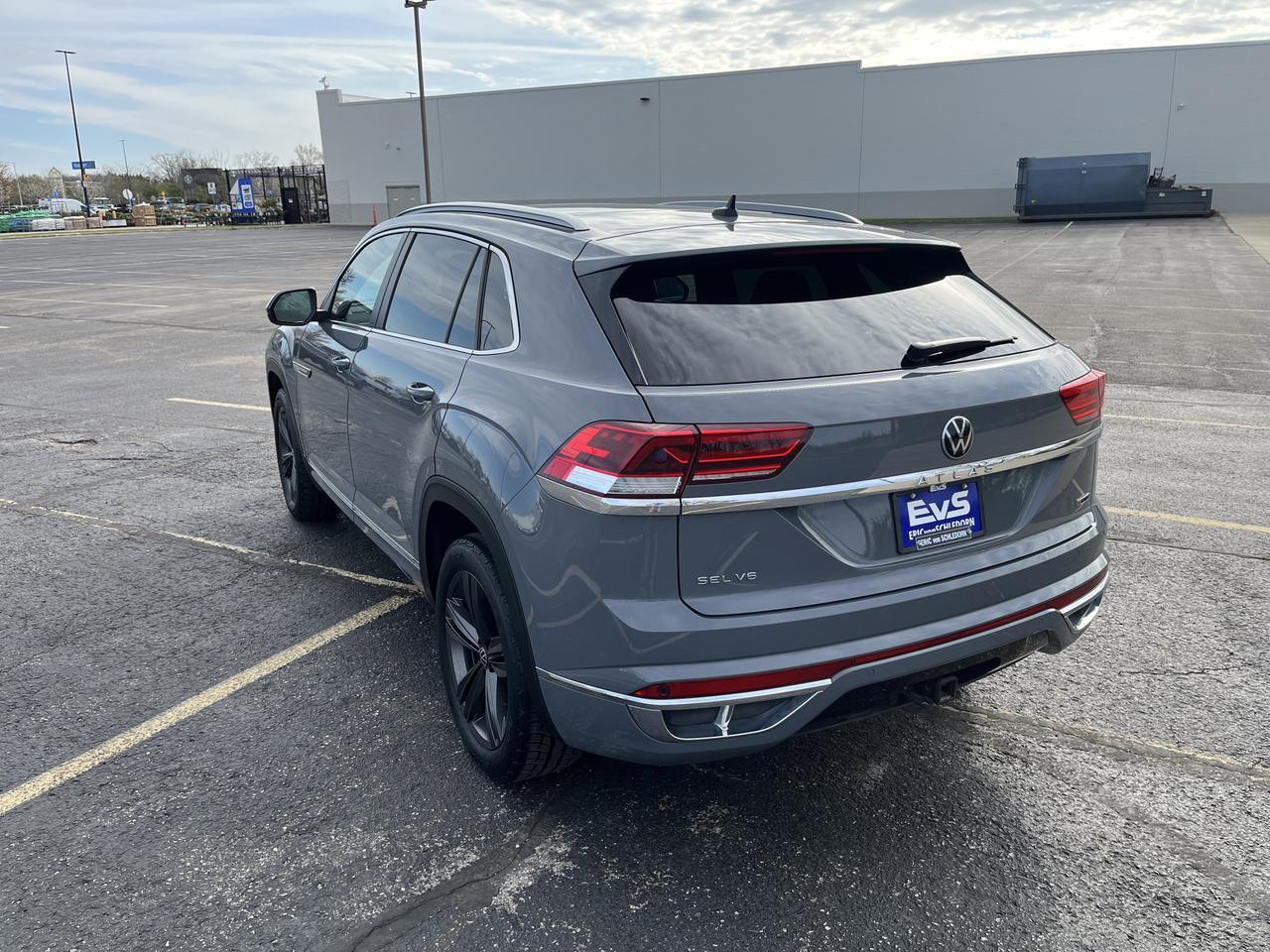 2022 Volkswagen Atlas Cross Sport 3.6L V6 SEL R-Line 4MOTION w/Sunroof Nav Saukville WI