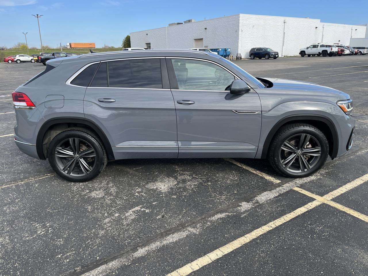 2022 Volkswagen Atlas Cross Sport 3.6L V6 SEL R-Line 4MOTION w/Sunroof Nav Saukville WI