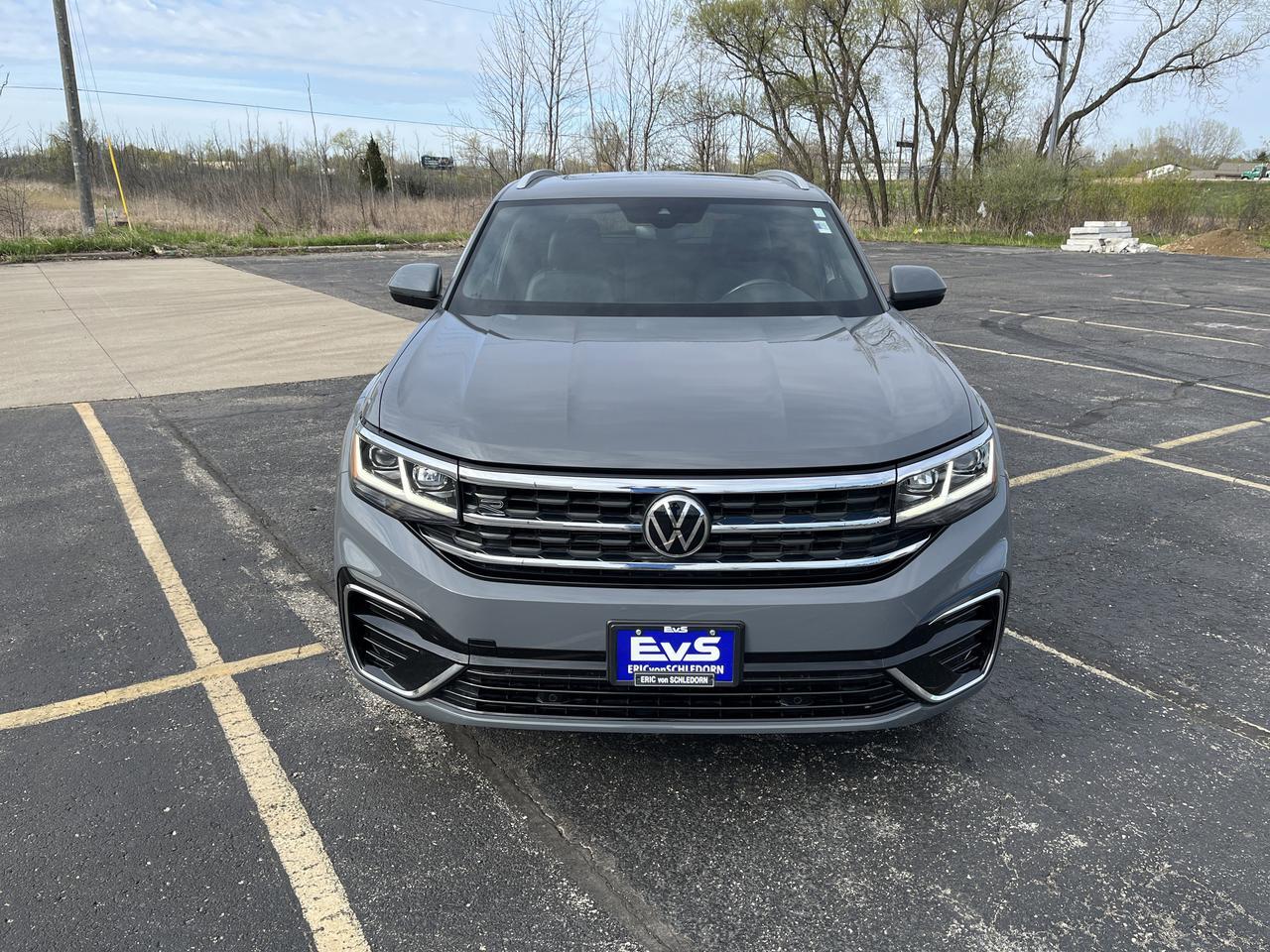 2022 Volkswagen Atlas Cross Sport 3.6L V6 SEL R-Line 4MOTION w/Sunroof Nav Saukville WI