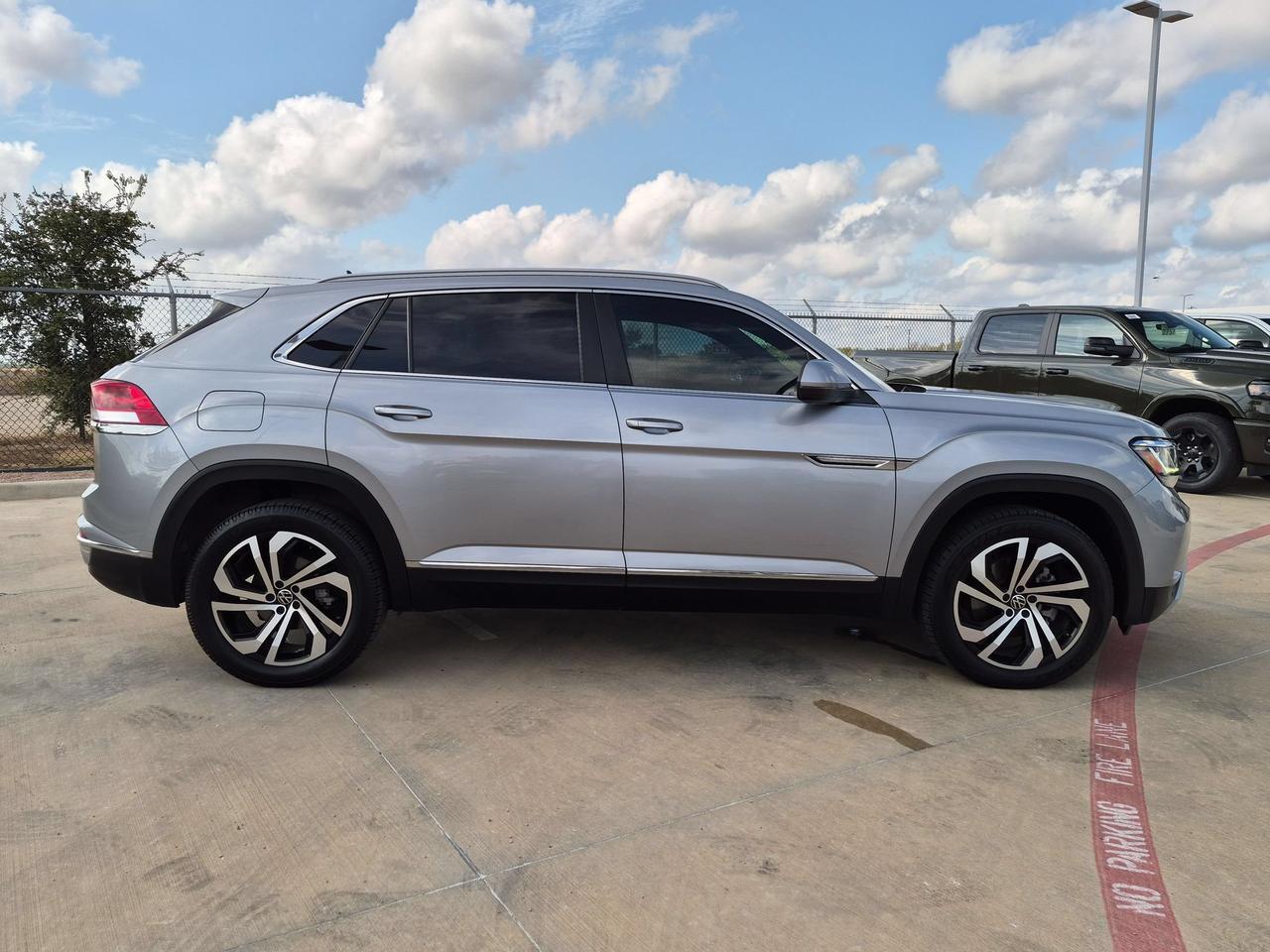 2022 Volkswagen Atlas Cross Sport 3.6L V6 SEL