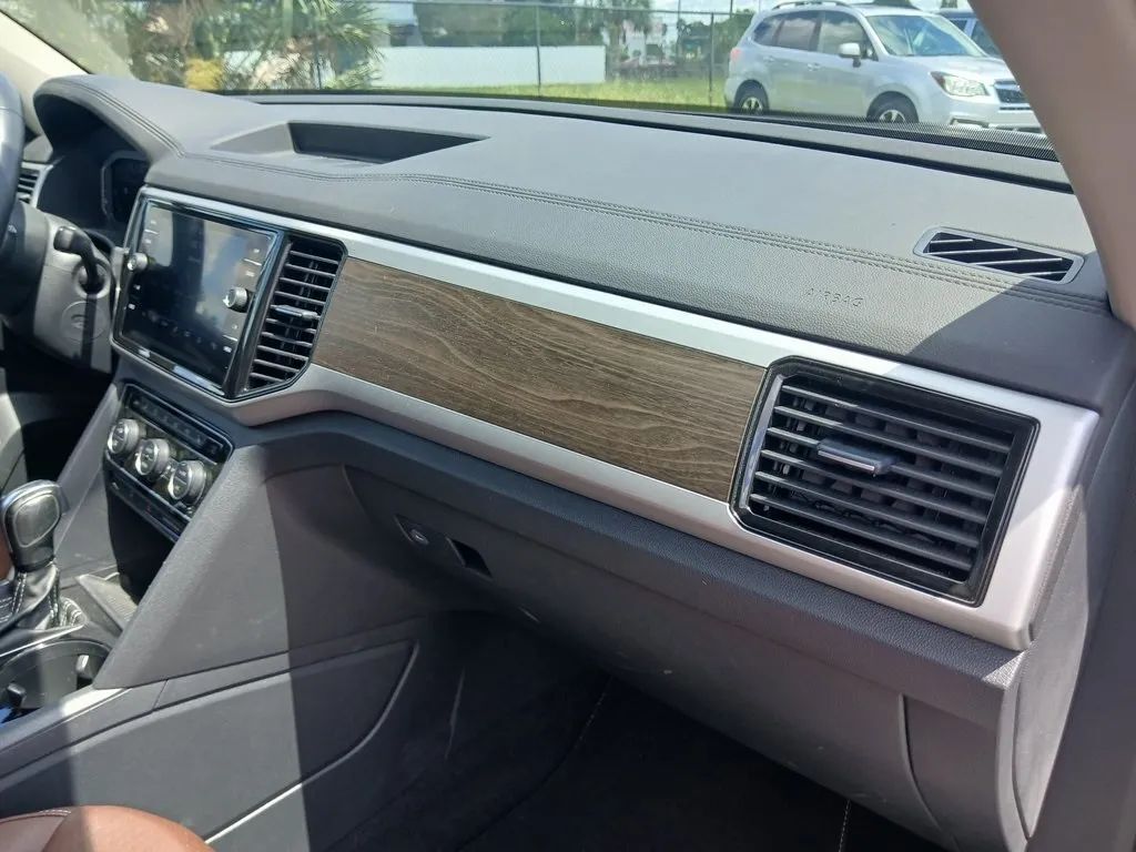2022 Volkswagen Atlas SE w/Tech Pkg Sport Utility 4D Maitland FL