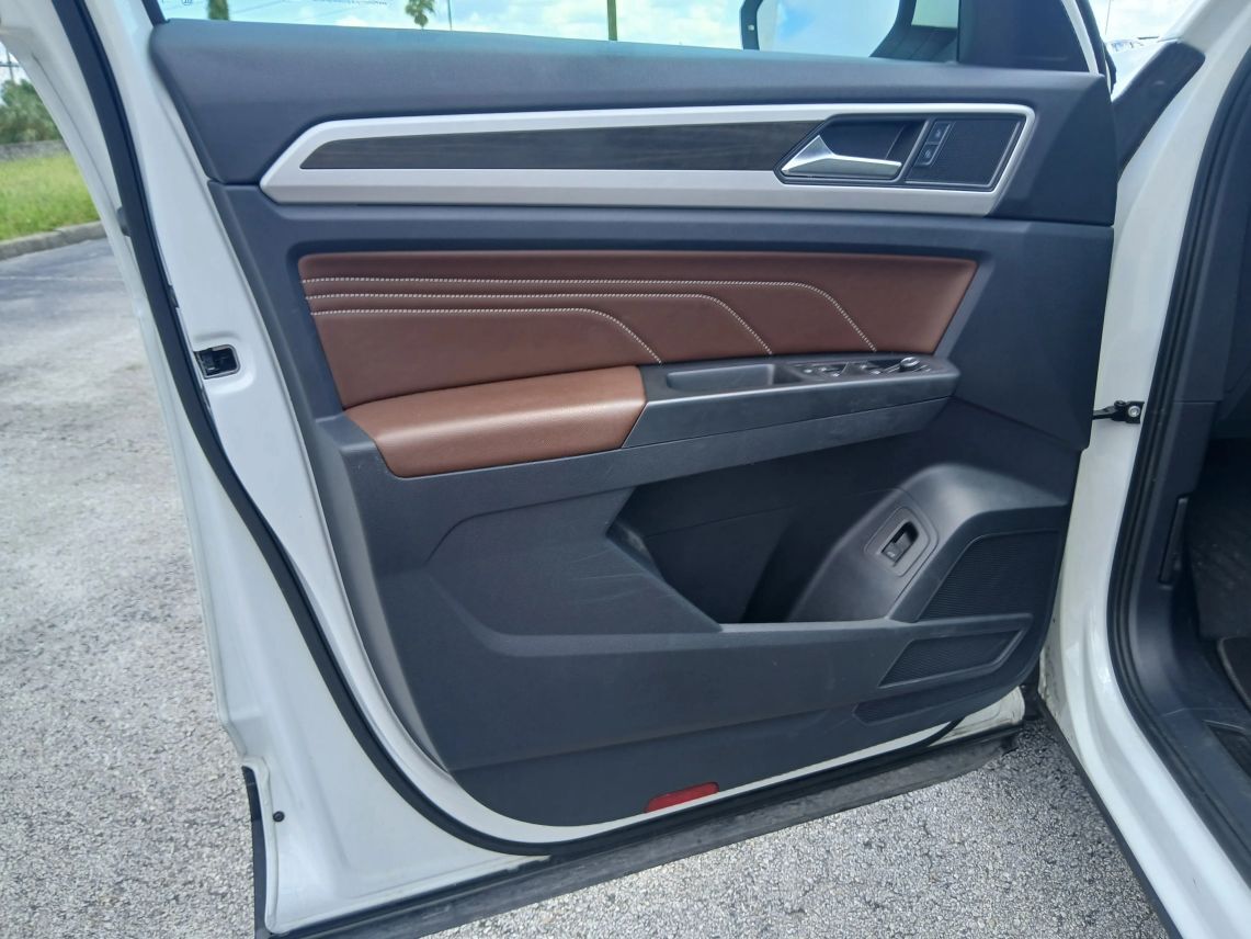 2022 Volkswagen Atlas SE w/Tech Pkg Sport Utility 4D Maitland FL