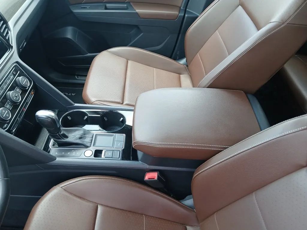 2022 Volkswagen Atlas SE w/Tech Pkg Sport Utility 4D Maitland FL