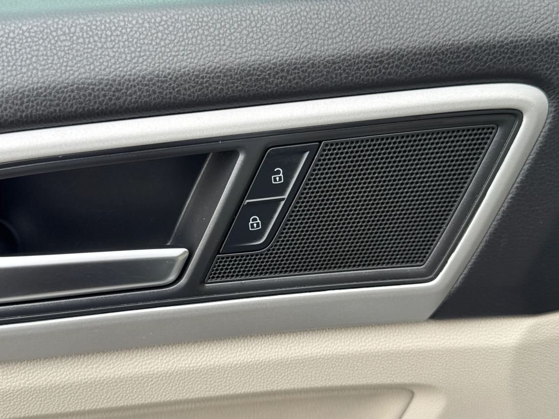 2022 Volkswagen Atlas SE w/Tech Pkg Sport Utility 4D