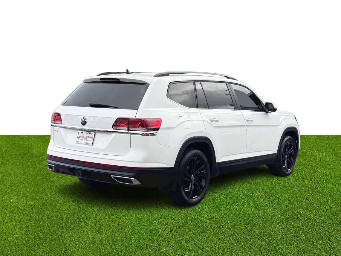 2022 Volkswagen Atlas SE w/Tech Pkg Sport Utility 4D