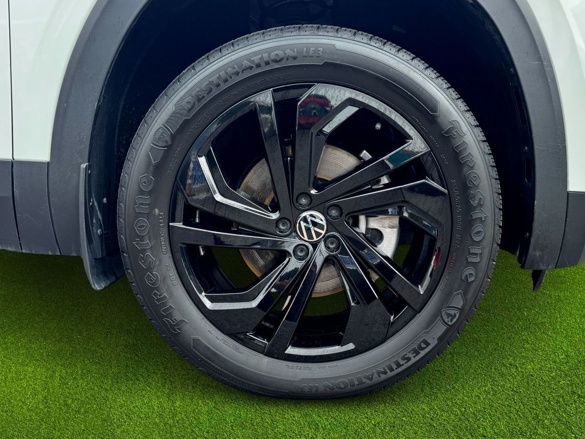 2022 Volkswagen Atlas SE w/Tech Pkg Sport Utility 4D