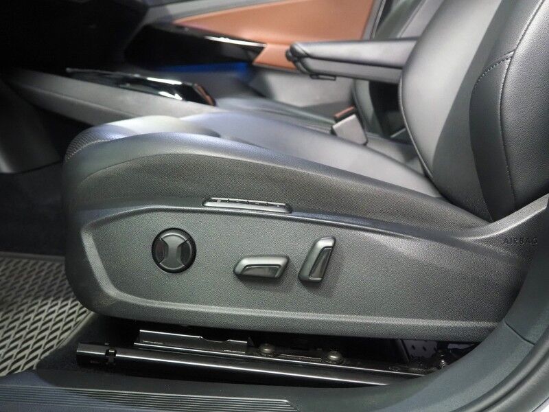 2022 Volkswagen ID.4 Pro S *PANORAMA GLASS ROOF, NAVIGATION, DIGITAL COCKPIT, ADAPTIVE CRUISE, SAFETY ALERTS, BACKUP-CAMERA, HEATED SEATS/STEERING, POWER LIFTGATE, WIRELESS CHARGING, ANDROID & APPLE Round Rock TX