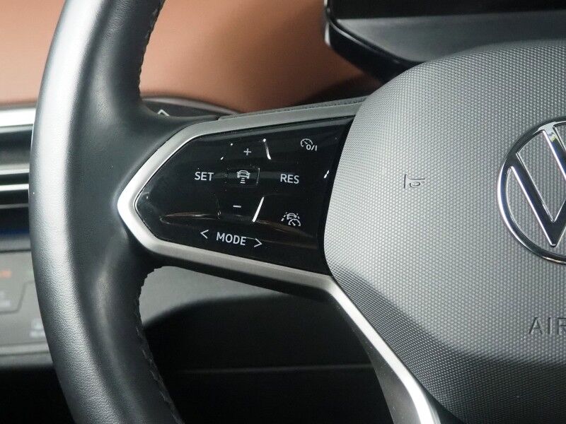 2022 Volkswagen ID.4 Pro S *PANORAMA GLASS ROOF, NAVIGATION, DIGITAL COCKPIT, ADAPTIVE CRUISE, SAFETY ALERTS, BACKUP-CAMERA, HEATED SEATS/STEERING, POWER LIFTGATE, WIRELESS CHARGING, ANDROID & APPLE Round Rock TX