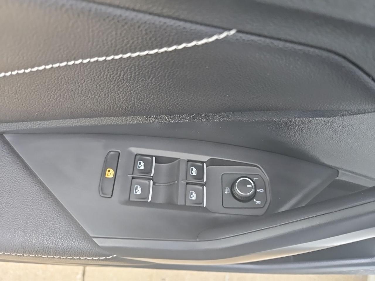 2022 Volkswagen Jetta 1.5T SEL West Burlington IA
