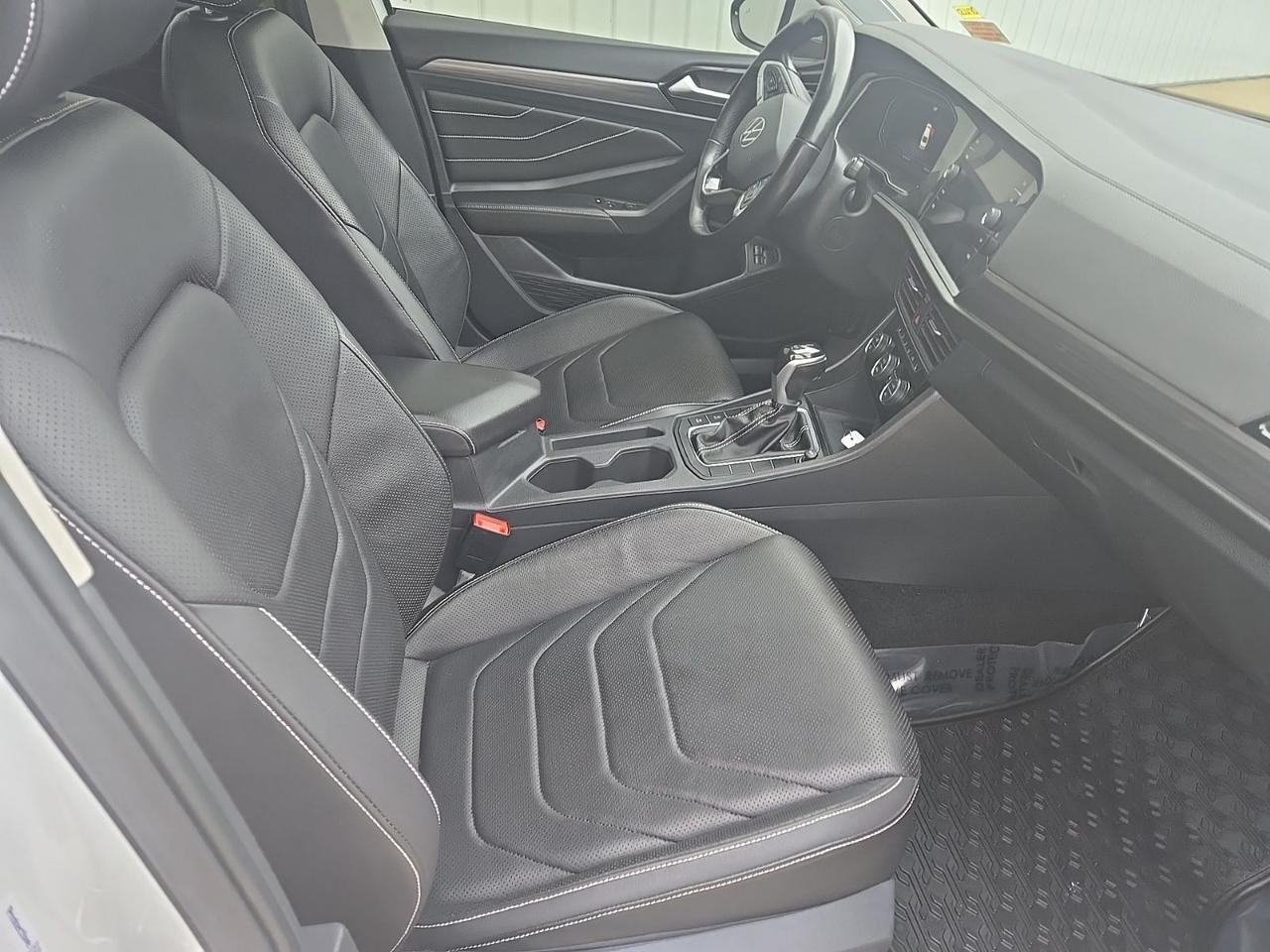 2022 Volkswagen Jetta 1.5T SEL West Burlington IA