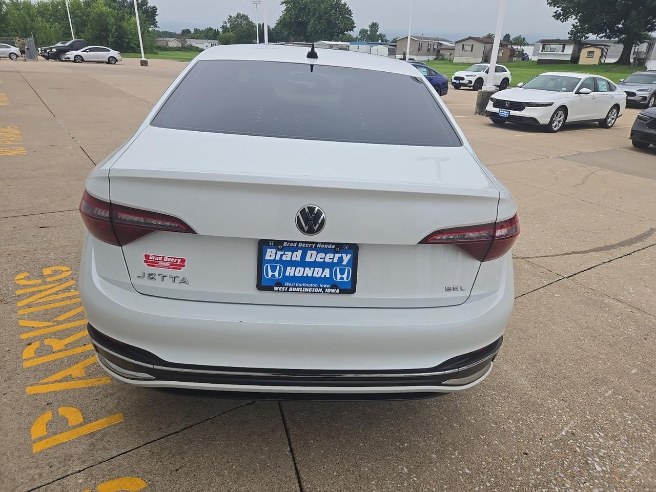 2022 Volkswagen Jetta 1.5T SEL West Burlington IA