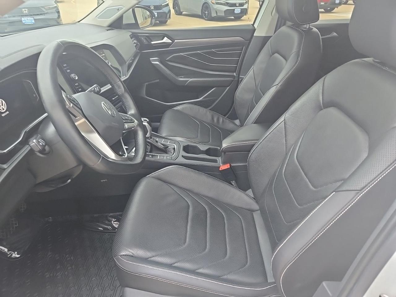 2022 Volkswagen Jetta 1.5T SEL West Burlington IA