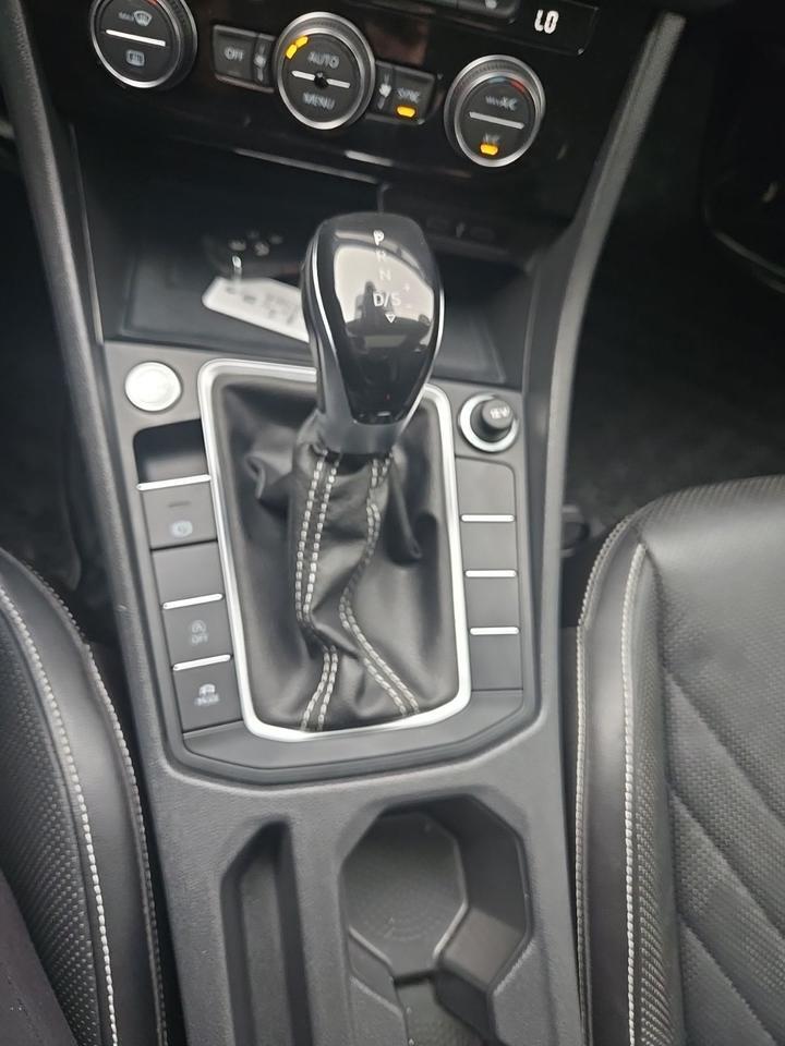 2022 Volkswagen Jetta 1.5T SEL West Burlington IA