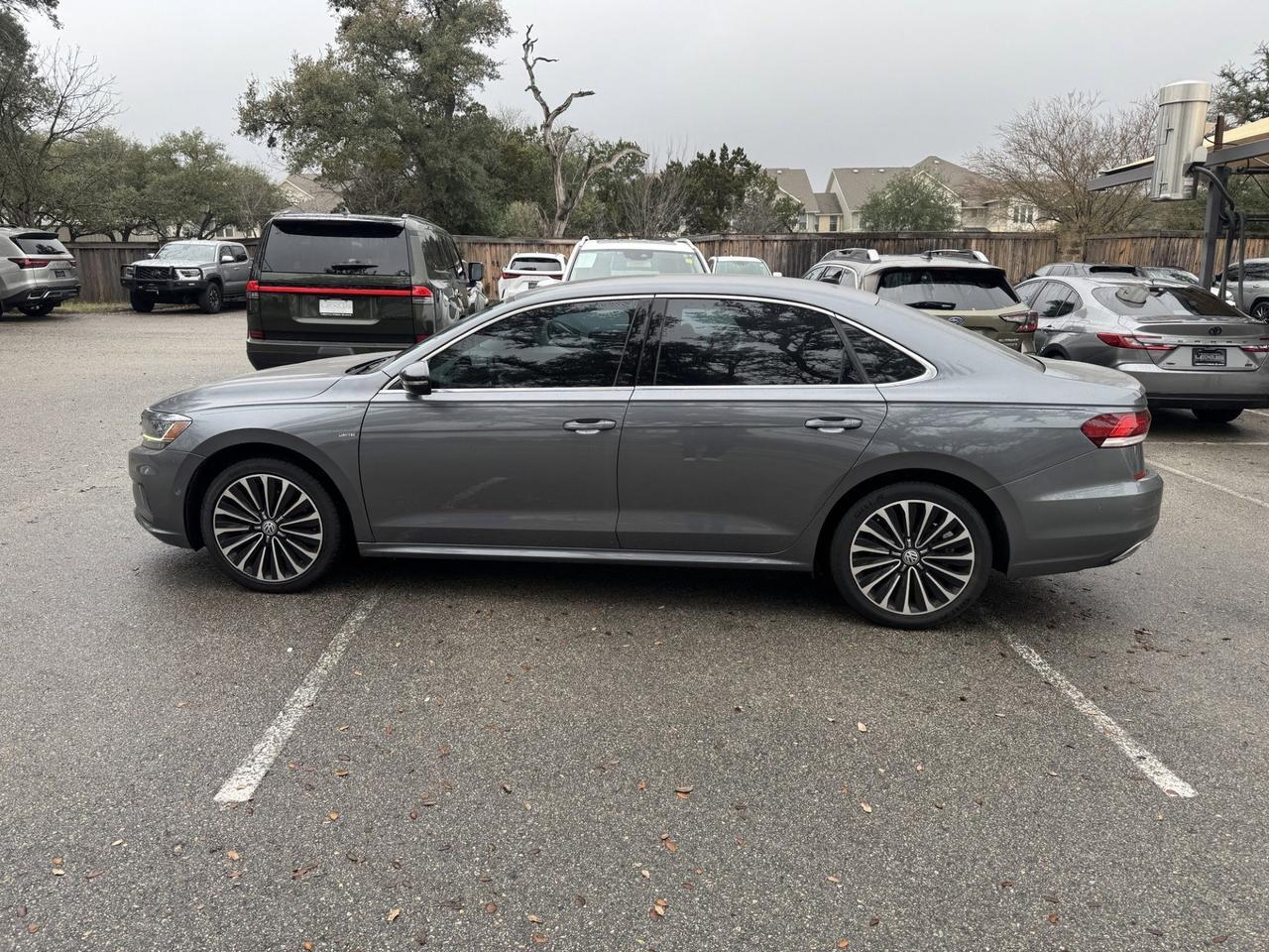 2022 Volkswagen Passat 2.0T Limited Edition
