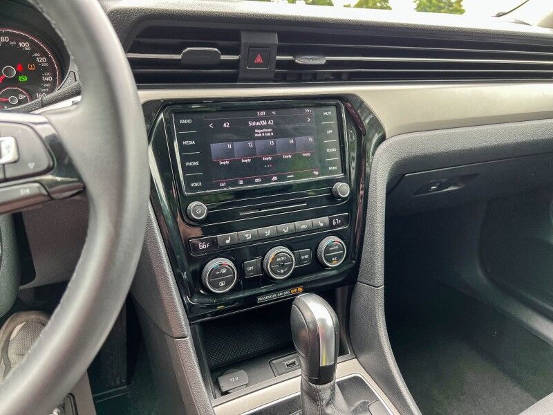 2022 Volkswagen Passat 2.0T SE Wilmington NC