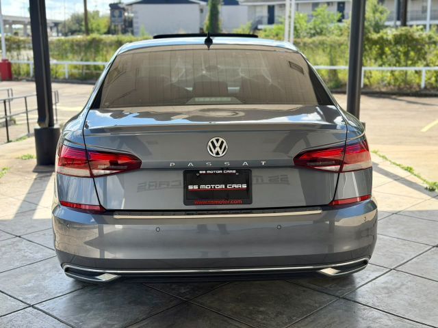 2022 Volkswagen Passat Highline 45,401 mi.