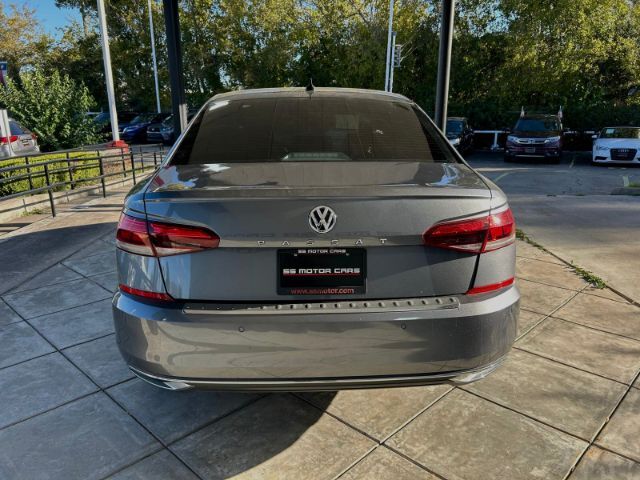 2022 Volkswagen Passat Highline 45,352 mi.