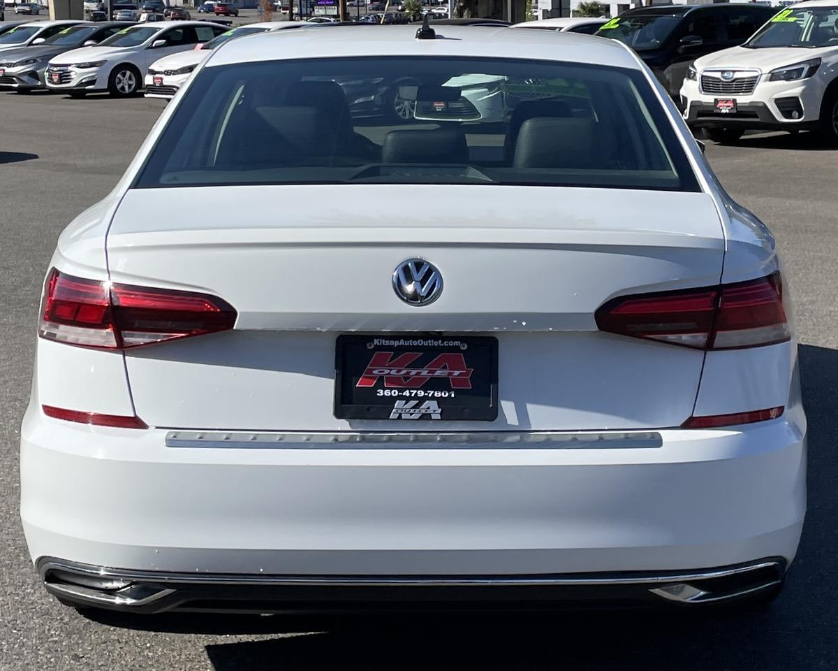 2022 Volkswagen Passat SE Sedan 4D Port Orchard WA
