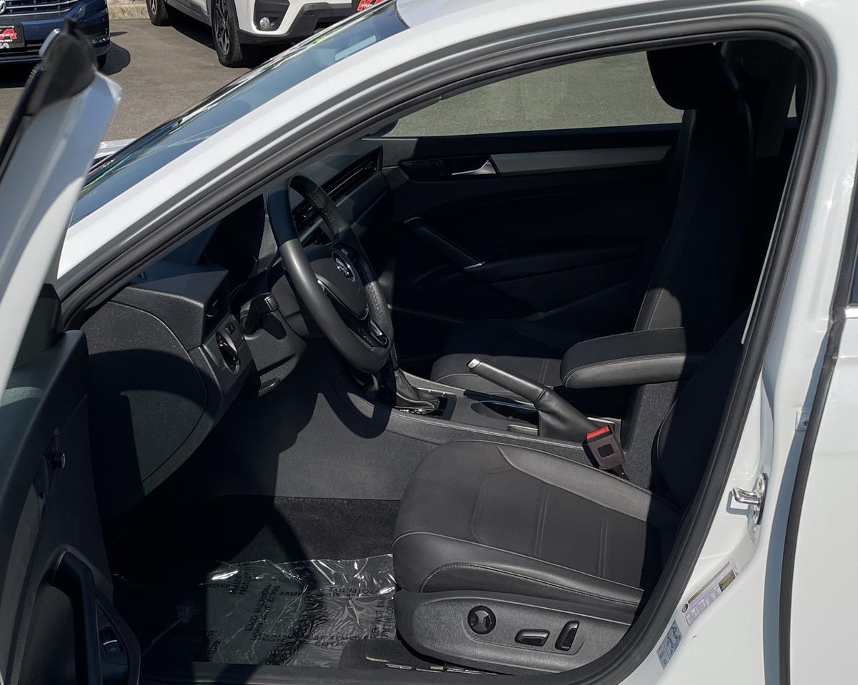 2022 Volkswagen Passat SE Sedan 4D Port Orchard WA