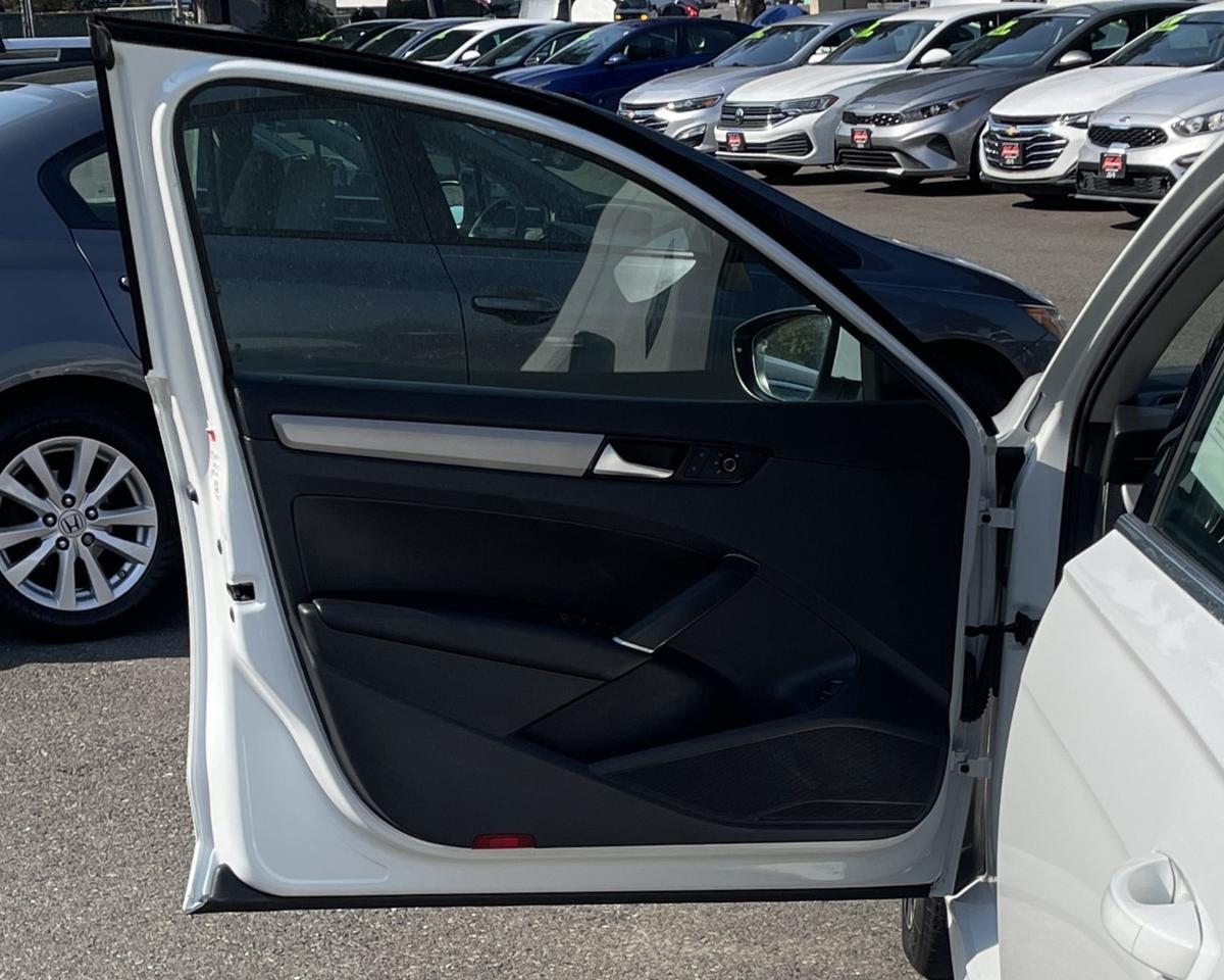 2022 Volkswagen Passat SE Sedan 4D Port Orchard WA