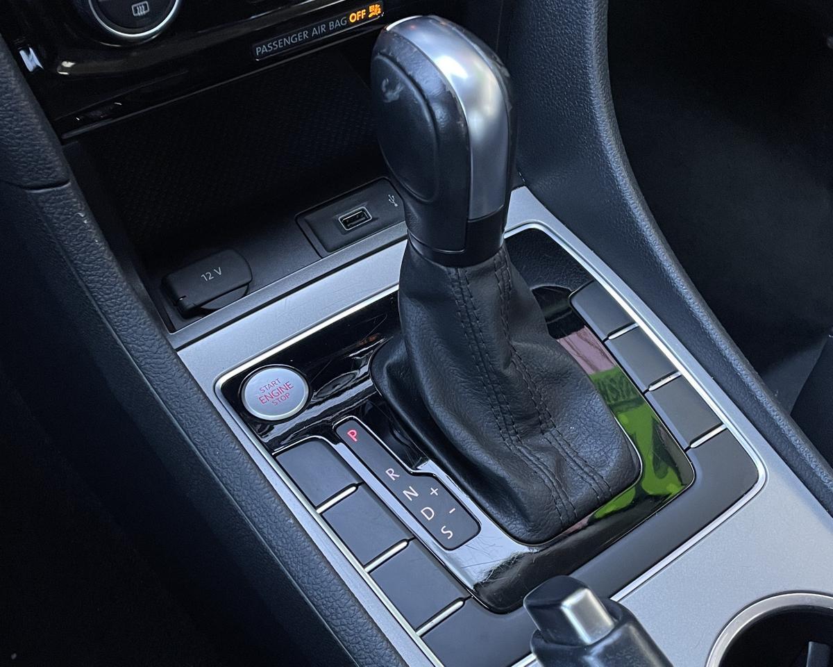 2022 Volkswagen Passat SE Sedan 4D Port Orchard WA