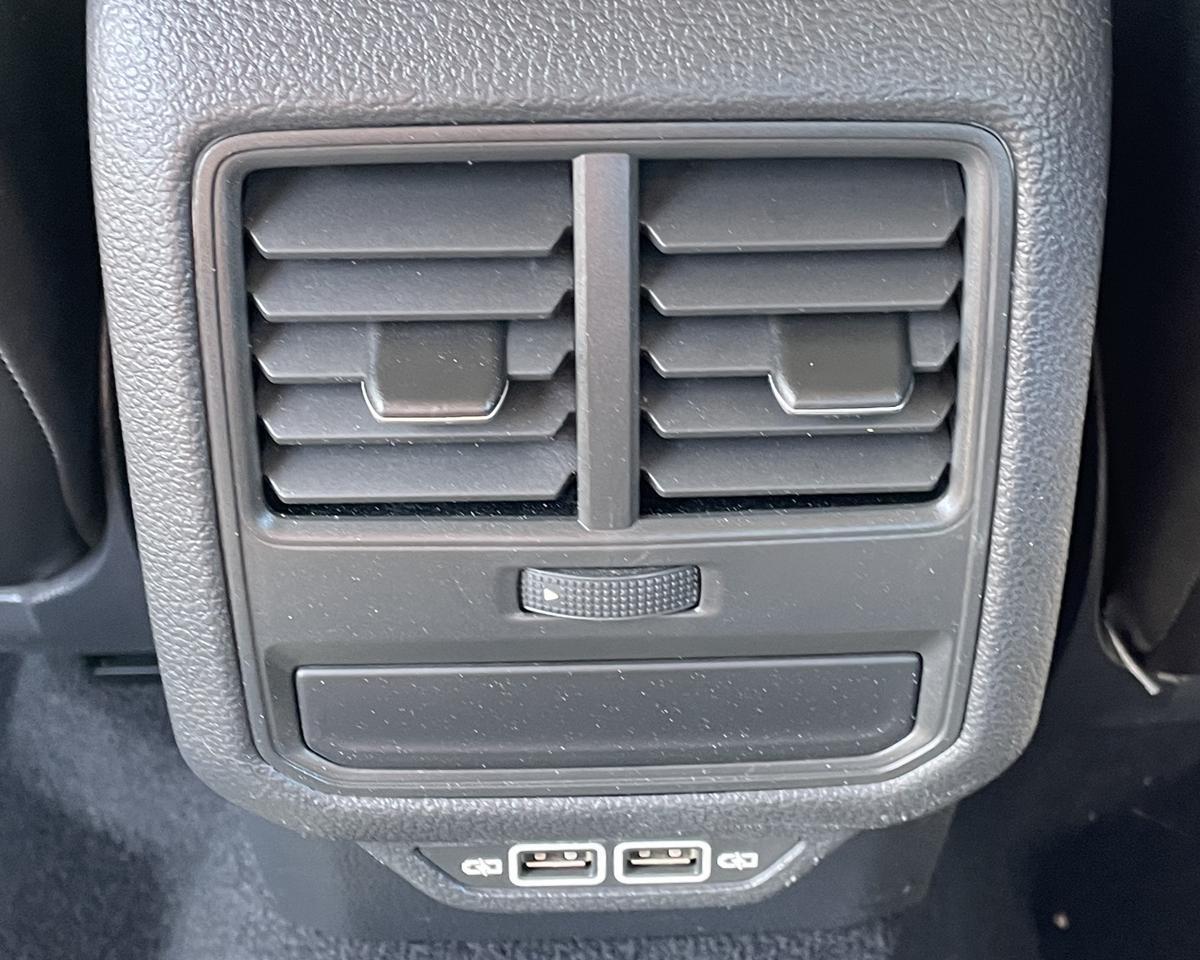 2022 Volkswagen Passat SE Sedan 4D Port Orchard WA